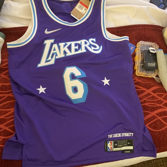 Lakers LeBron James #6 Dri-Fit - Picture 2 of 7